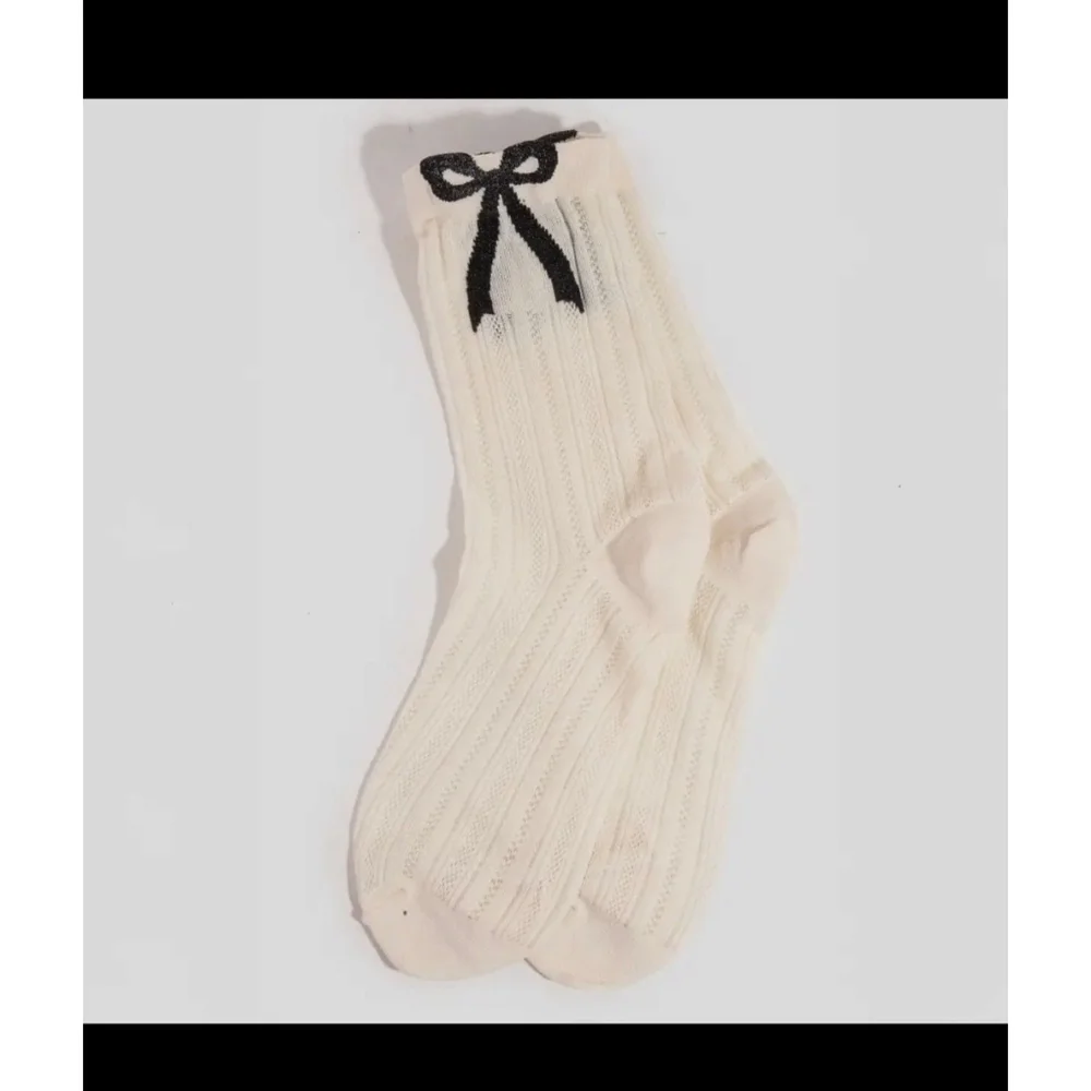 Ribbon Bow Embroidered Crew socks 1 pair
